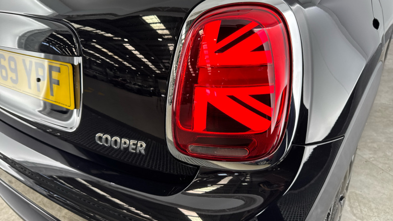 MINI Hatchback 1.5 Cooper Sport II 3dr Petrol Hatchback